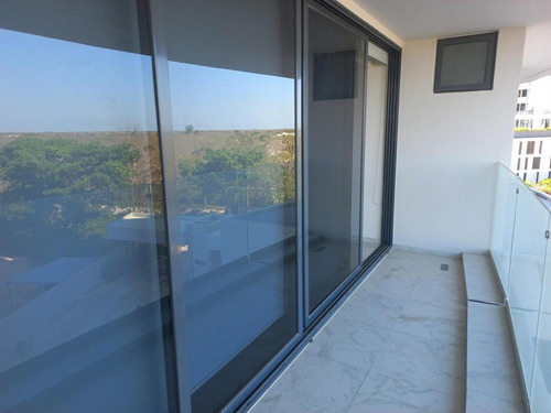Departamento En Cabo Norte, 3 Recamaras, En 170m2, Balcon Con Vista Al Lago
