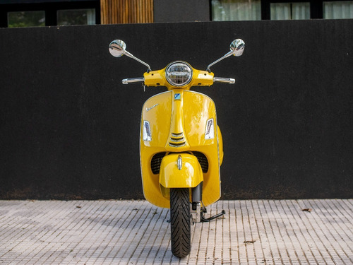Imagen 17 de 25 de Vespa Gts Hpe Super 300 Amarilla Financiación Disponible