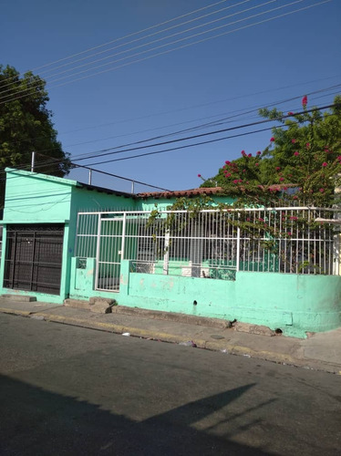 Casa Con Local En El Centro De Guacara Ns