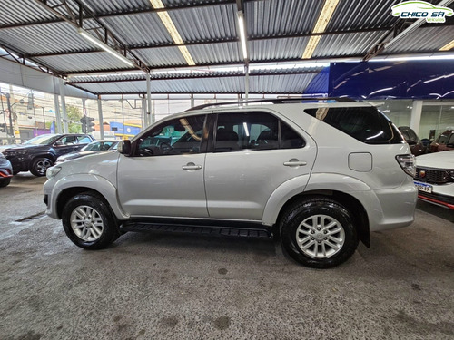 Toyota Hilux SW4 3.0 SRV 4X4 7 LUGARES 16V TURBO INTERCOOLER DIESEL 4P AUTOMÁTICO