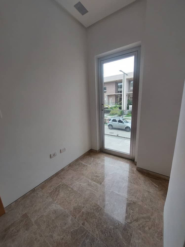 Julian Acosta. Vende Exclusivo Town House, Cumbres De Guataparo
