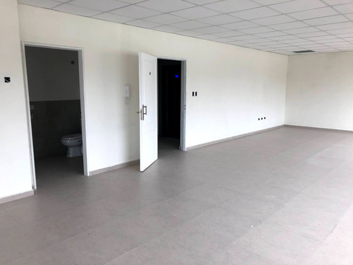 Imagen 5 de 10 de Oficina En Venta Ubicado En Área Centro Este