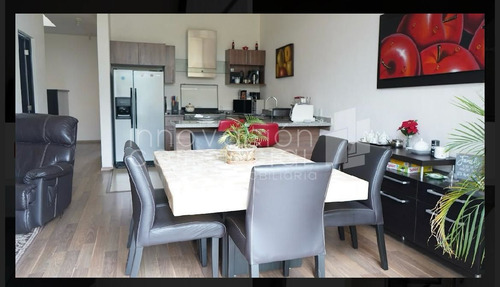 Casa Dúplex, En Venta, De 2 Niveles En Valle De Juriquilla