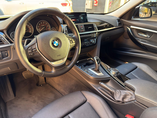 BMW Serie 3 3.0 330i Sedan Sport Line