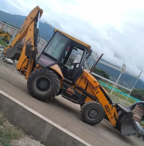 Retroexcavadora Jcb 2010