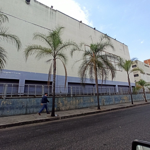 #1637 Edificio Comercial De 13.000m2 , Para Todo Uso En Venta - Boleìta Sur Caracas