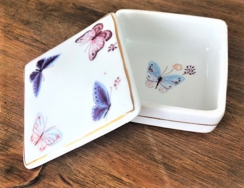 Imagem 4 de 5 de Porta Joia De Porcelana Borboleta