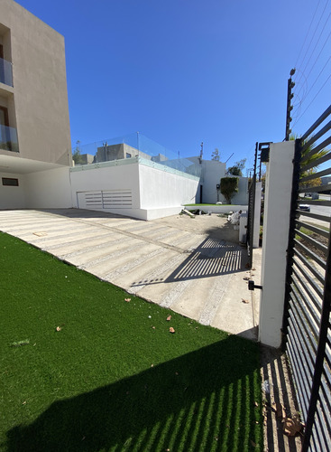 Hermosa Casa En Avenida Blanca Estela Concón