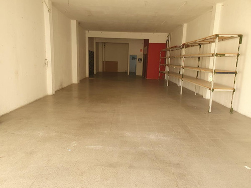 Imagen 22 de 22 de Edificio Comercial, 18 De Julio Entre Paraguay Y Rio Negro
