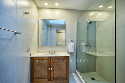 Excelente Casa Remodelada, Gran Conectividad, San...
