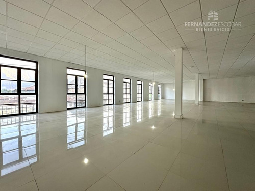 San Felipe - Arrienda Local De 550m2 - Boulevard Prat
