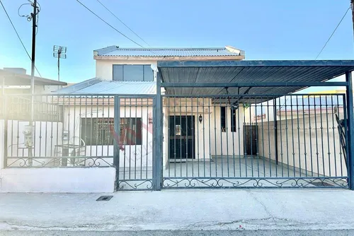 Renta Casa En Excelente Ubicación Jardines Del Lago, $ 14,500.00 Pesos Mensuales