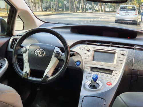 Imagen 12 de 15 de Toyota Prius 2015 Premium Qc Piel Factura De Agencia!!
