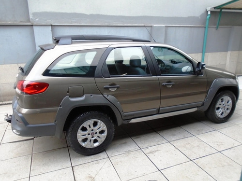 Imagem 4 de 15 de Fiat Palio Weekend Adventure Locker