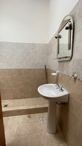 Imagen 7 de 12 de Casa Para 2 Familias En Venta En Lanus Oeste