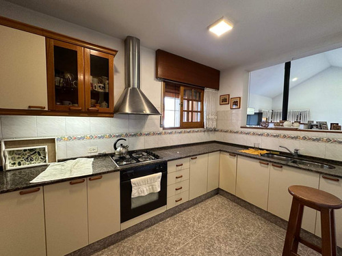 Casa En Venta En Arguello Una Planta