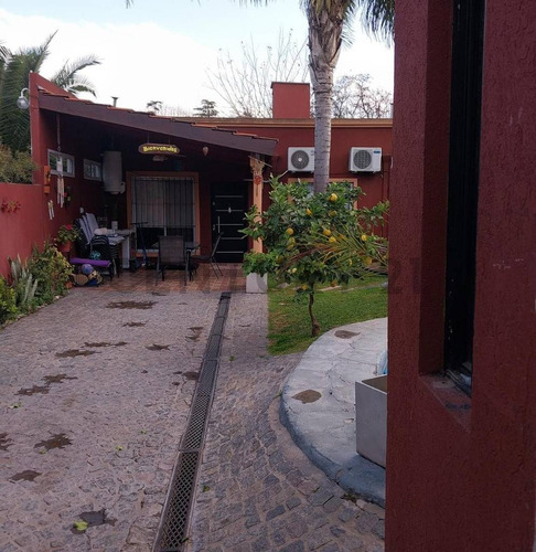 Muy Linda Casa Con Jardin Y Pileta, 2 Dormitorios - Garin