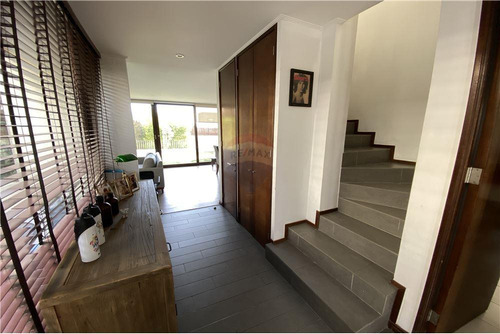 Imagen 2 de 19 de Casa En Condominio Alkura Colina 4d+4b Semi Nueva
