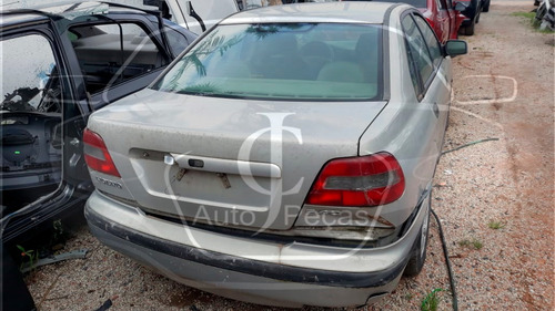 Imagem 2 de 7 de Volvo S40 1988 Automático - Retirada De Peça