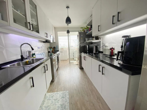 Apartamento De 3 Dormitorios En Venta En Torre Nueva York, Punta Del Este.