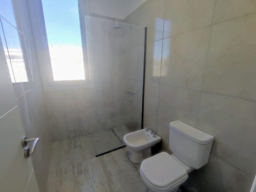 Casa En Venta - 4 Dormitorios 5 Baños - Cocheras - 990mts2 - Costa Esmeralda