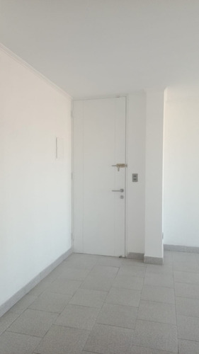 Departamento Remodelado Con Hermosas Áreas Verdes
