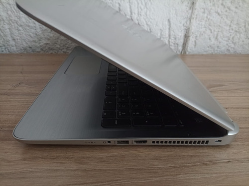 Elegante Laptop Hp Pavilion Notebook 15z Amd A8 Touch 15.6 (Reacondicionado)