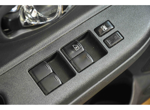 Nissan March 1.6 SV 16V FLEX 4P MANUAL