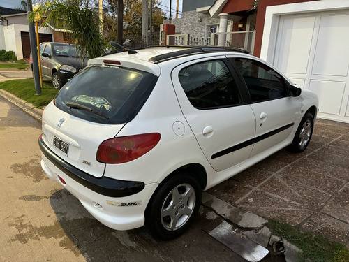 Peugeot 206 1.6 Xt Premium