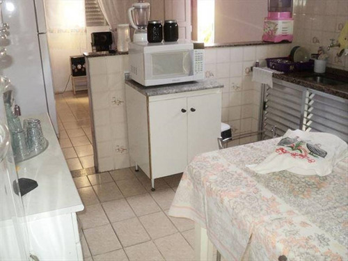 Imagem 19 de 30 de Bem Perto Da Praia Num Terreno De 5 X 25 Com Duas Vagas De Garagem - Hm663