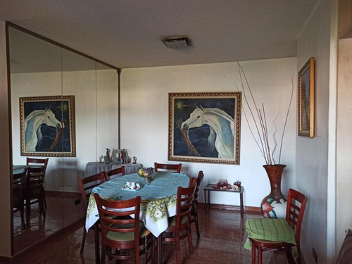 Imagen 2 de 12 de Lema-738 Apartamento En Venta Las Quintas Penélope Yáñez