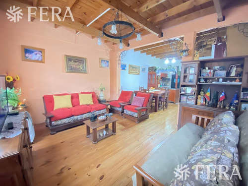 Imagen 3 de 15 de Venta De Casa De 3 Ambientes Con Cochera Y Patio En Wilde (28487)