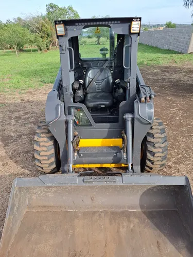 Minicargadora New Holland L218 Electronica Con Joystick