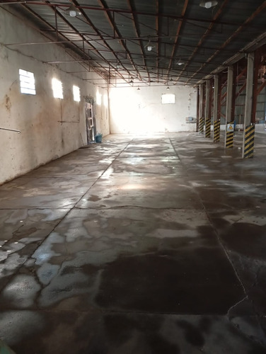 Galpón 1000 M2 C/ Ofi Y Baño - Centenario
