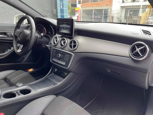 Imagem 8 de 13 de Mercedes-benz Classe Cla 2018 1.6 Turbo Flex 4p