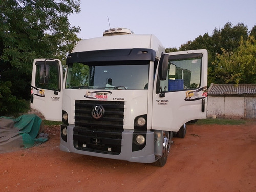 Volkswagen Constellation