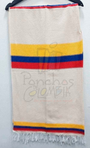 Imagen 2 de 4 de Poncho Artesanal Bandera Pasión