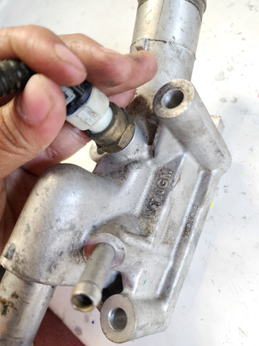 Toma De Agua Con Bulbo Sensor Aveo Ng 1.5 18-22 (Usado)