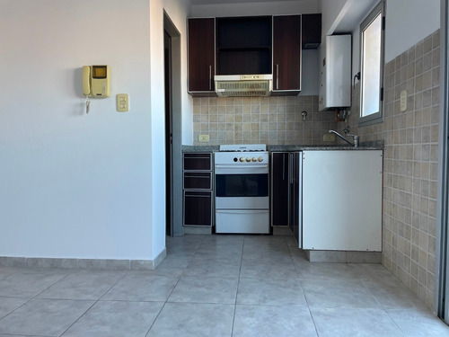Imagen 10 de 14 de Venta Departamento 2 Ambientes Con Balcón Con Parrilla Morón