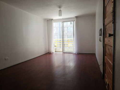 Arriendo Depto. 2d+1b En Huérfanos Con Av. Brasil