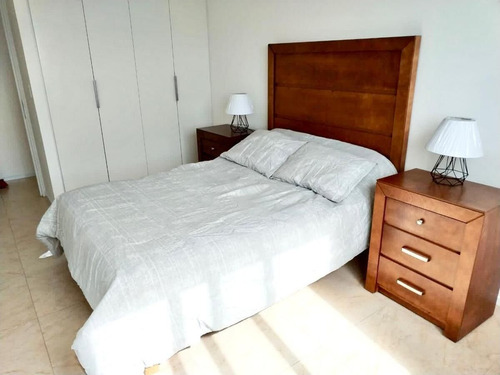 Habitación Con Baño Privado En Renta, En Zibatá, Querétaro