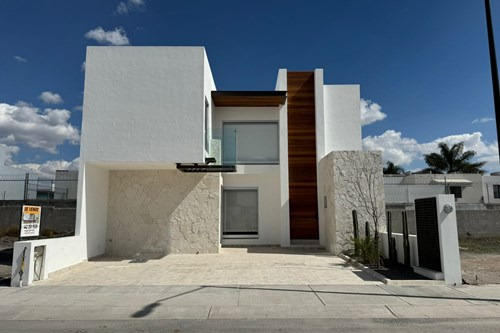 Estrena Casa En Valle De Juriquilla, Casa De Autor De Tres Niveles Con Acabados De Lujo