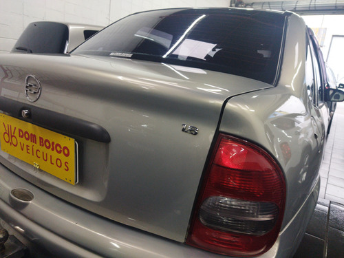 Chevrolet Corsa Classic 1.6 Super 4p AUTOMÁTICO