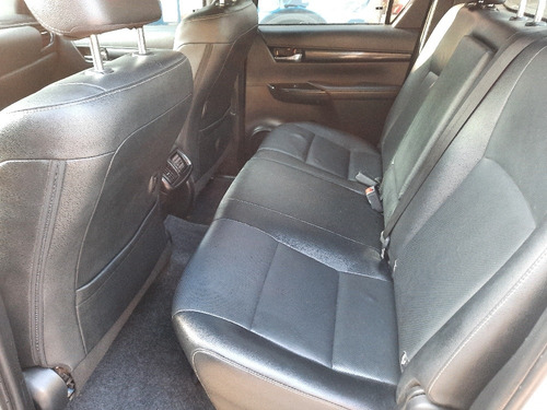 Imagen 20 de 20 de Toyota Hilux 2019 2.8 Cd Srx 177cv 4x4 At