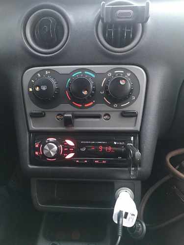 Imagem 4 de 10 de Chevrolet Celta 2006 1.0 Life Flex Power 3p