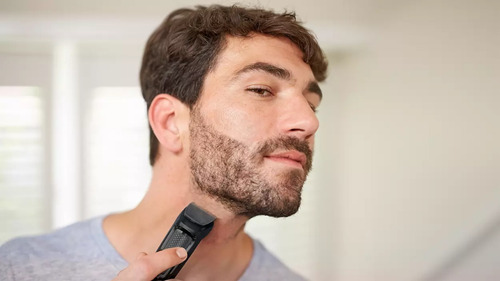 Imagen 2 de 10 de Recorta Barba Y Pelo Philips Multigroom Mg3711 6en1 Backup