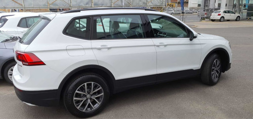 Imagen 3 de 11 de Volkswagen Tiguan Allspace 2020 1.4 Tsi Trendline 150cv Dsg