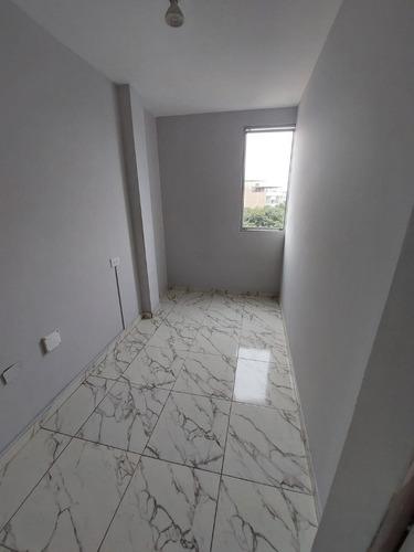 Habitación Amoblada Con Baño Compartido Con Otra Habitación