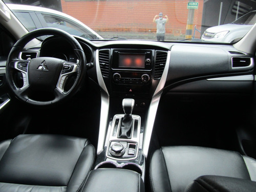 Imagen 10 de 15 de Mitsubishi Montero Sport 3.0 4x4 Mod 2017