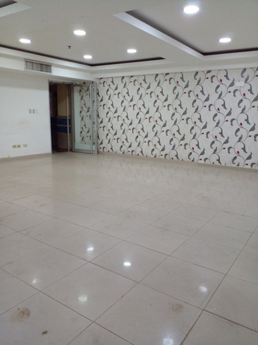 Imagen 5 de 8 de Local Comercial De 73 Metros En Malecon Center